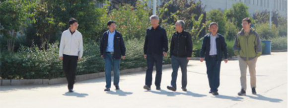 中國(guó)機(jī)床協(xié)會(huì)王黎明秘書(shū)長(zhǎng)來(lái)濟(jì)南一機(jī)視察調(diào)研